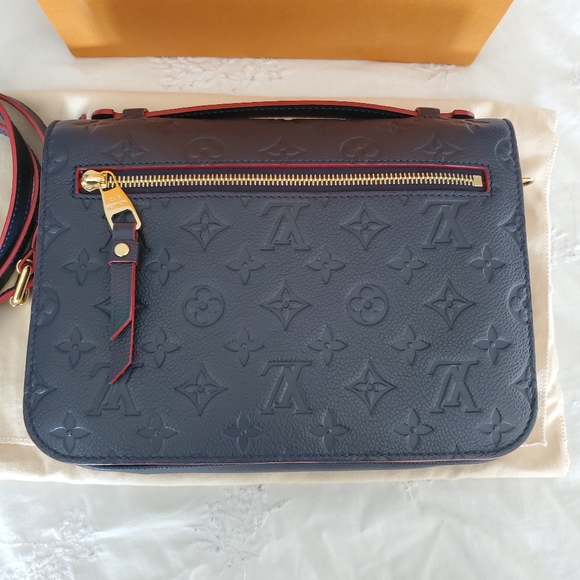 Louis Vuitton Pochette Metis - Picture 5 of 5